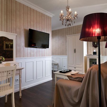 De Gaulle Boutique Hotel Harkiv Dış mekan fotoğraf