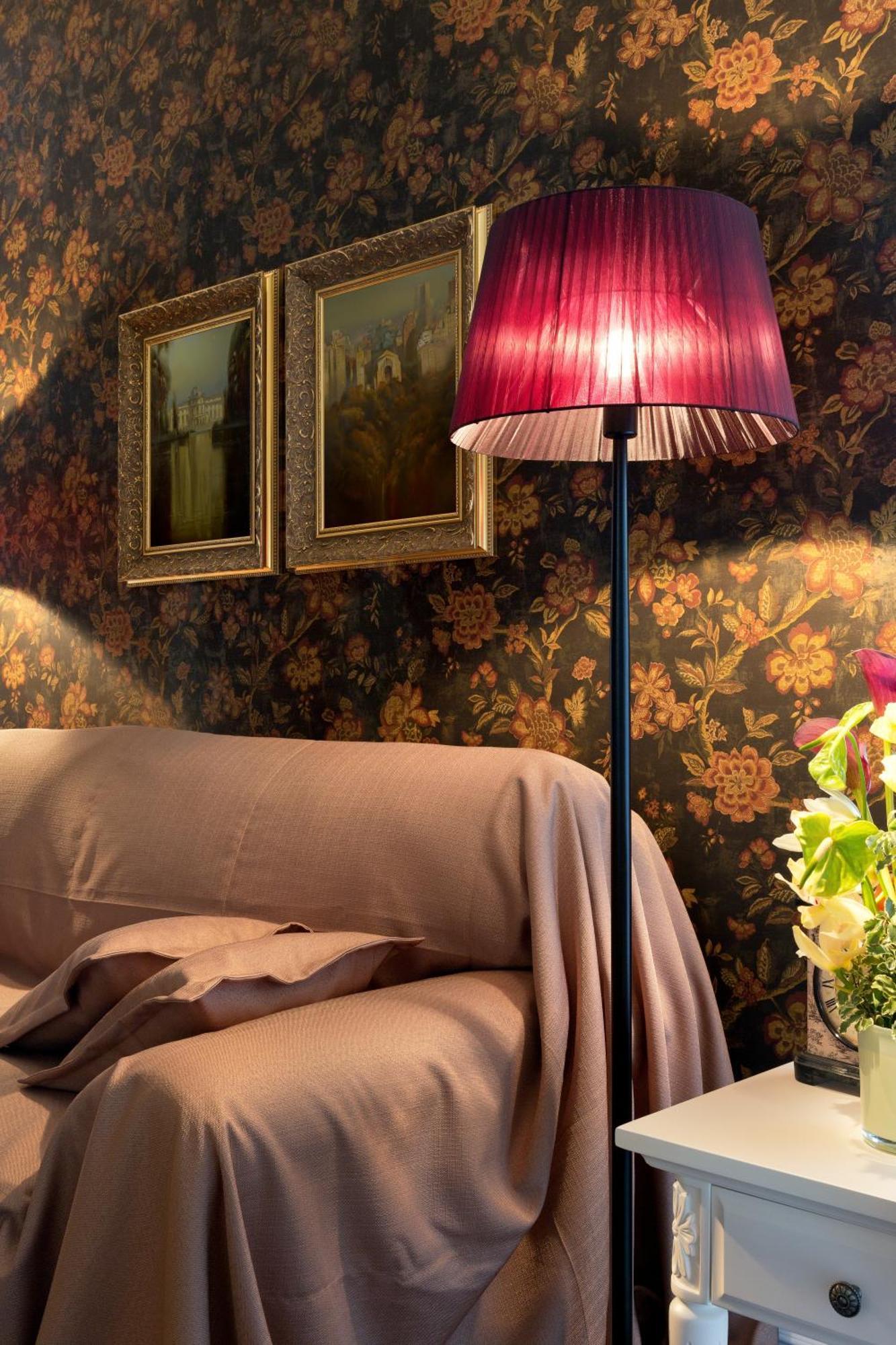 De Gaulle Boutique Hotel Harkiv Dış mekan fotoğraf