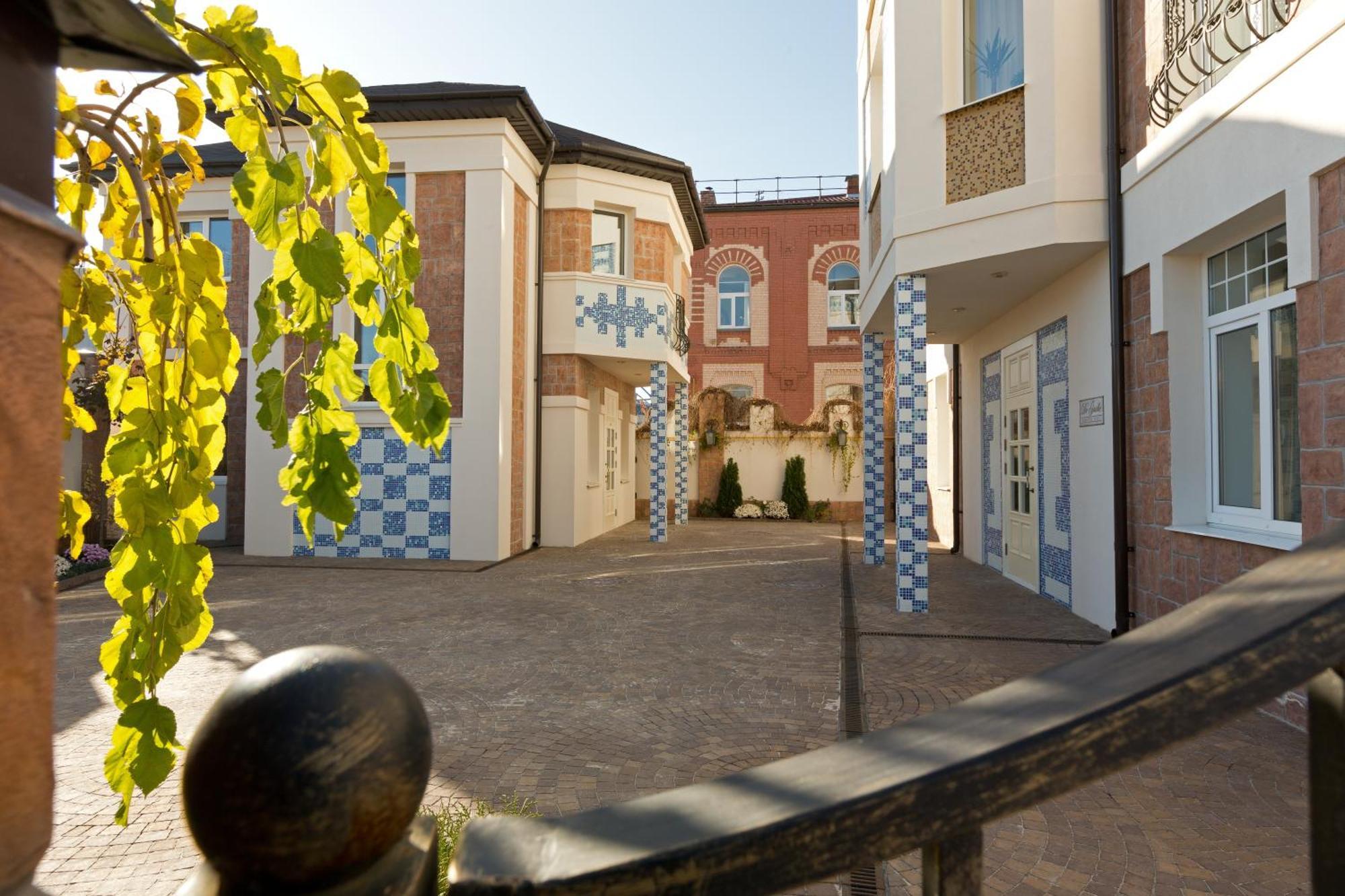 De Gaulle Boutique Hotel Harkiv Dış mekan fotoğraf