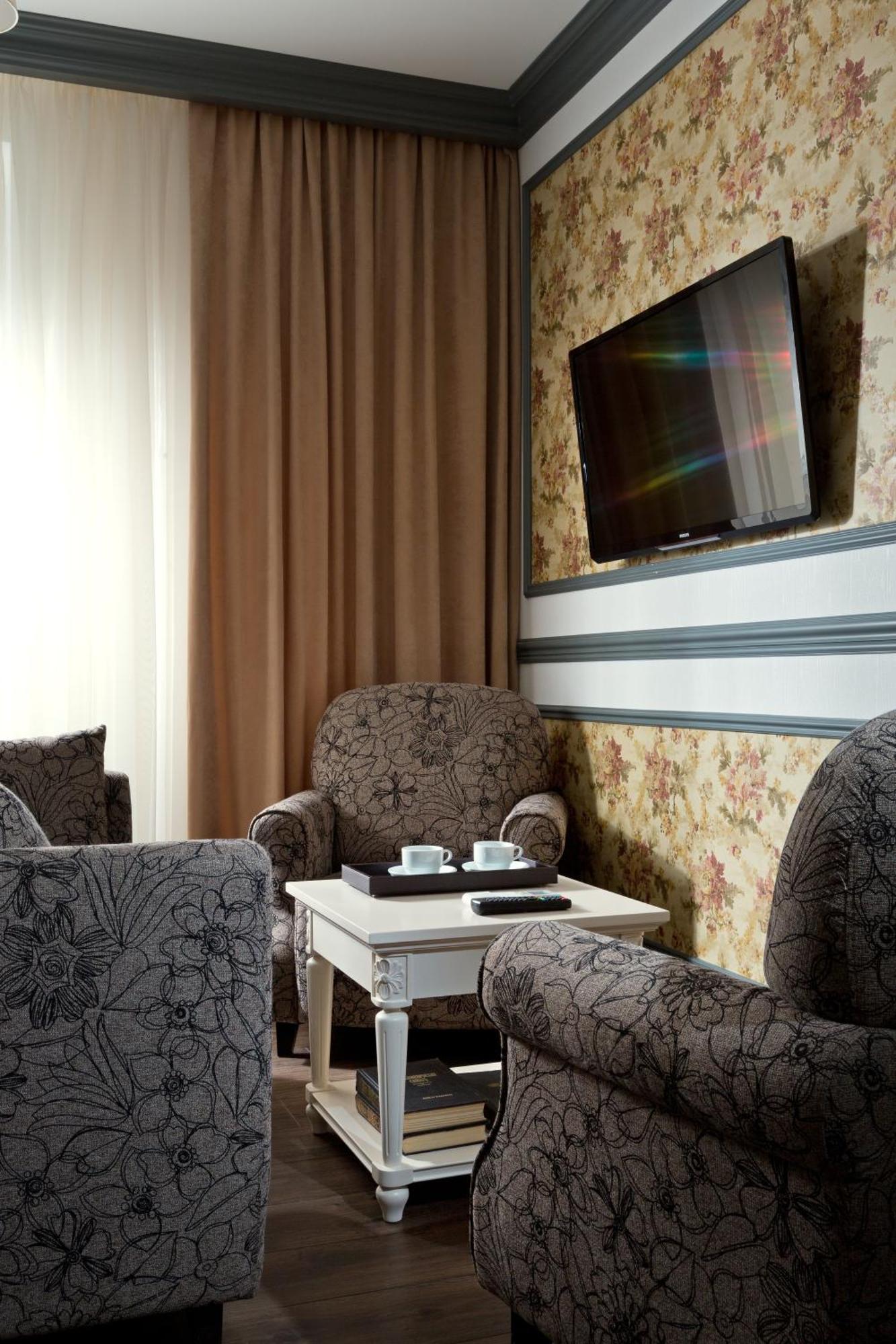 De Gaulle Boutique Hotel Harkiv Dış mekan fotoğraf