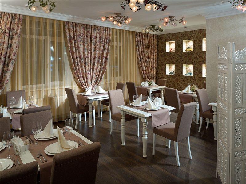 De Gaulle Boutique Hotel Harkiv Dış mekan fotoğraf