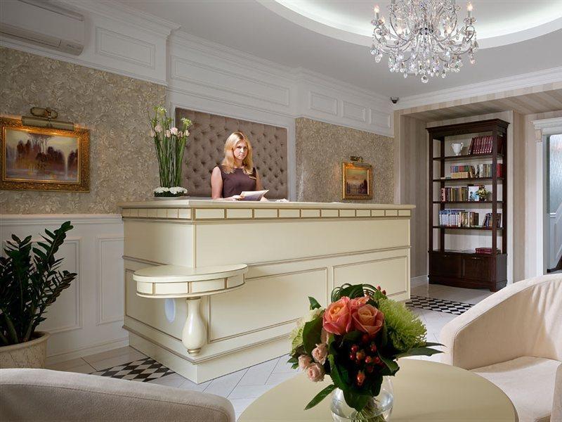 De Gaulle Boutique Hotel Harkiv Dış mekan fotoğraf