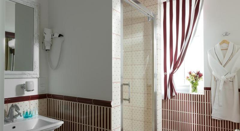 De Gaulle Boutique Hotel Harkiv Dış mekan fotoğraf