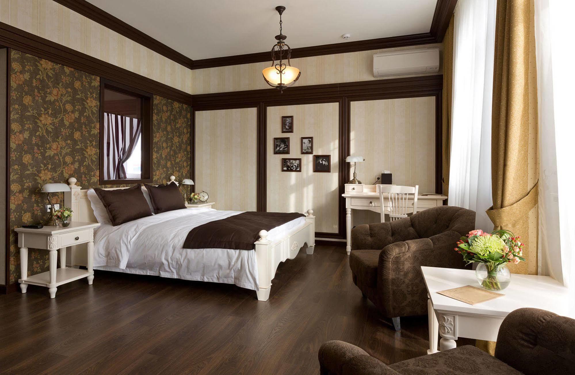 De Gaulle Boutique Hotel Harkiv Dış mekan fotoğraf