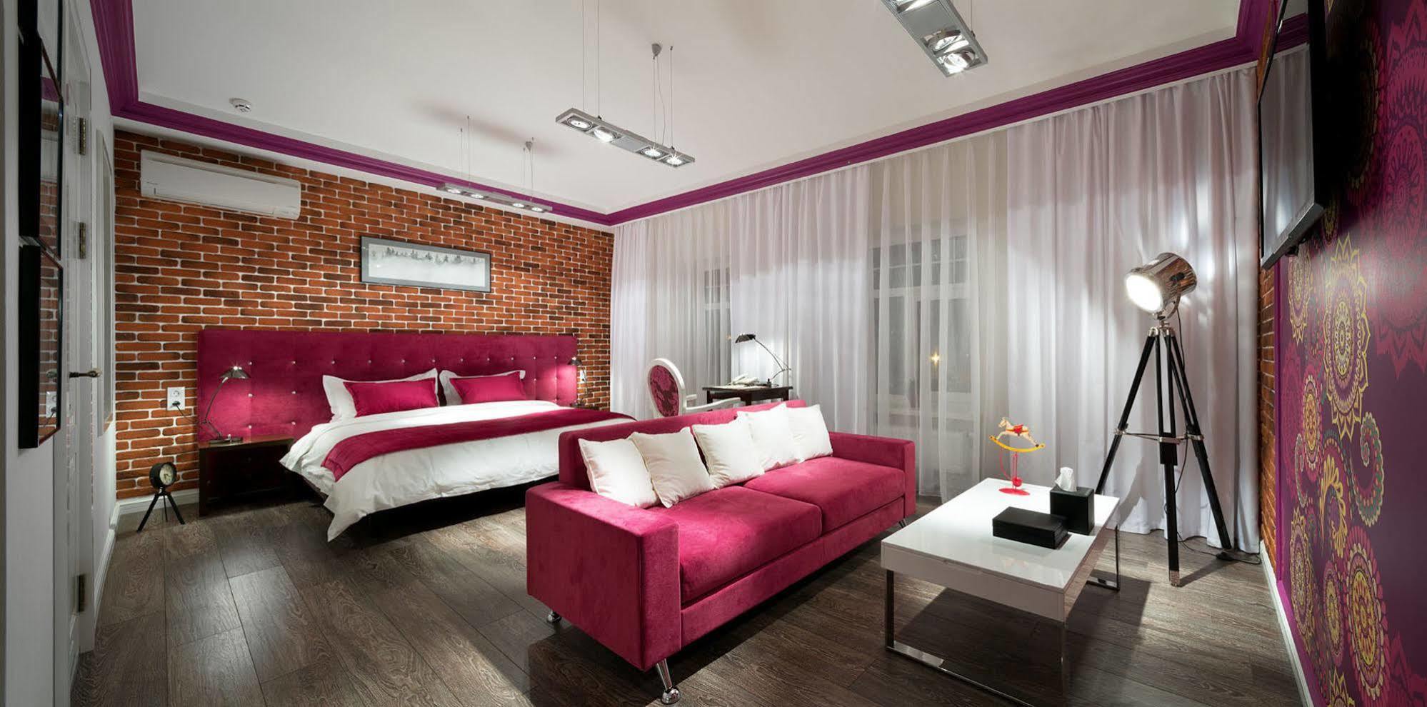 De Gaulle Boutique Hotel Harkiv Dış mekan fotoğraf