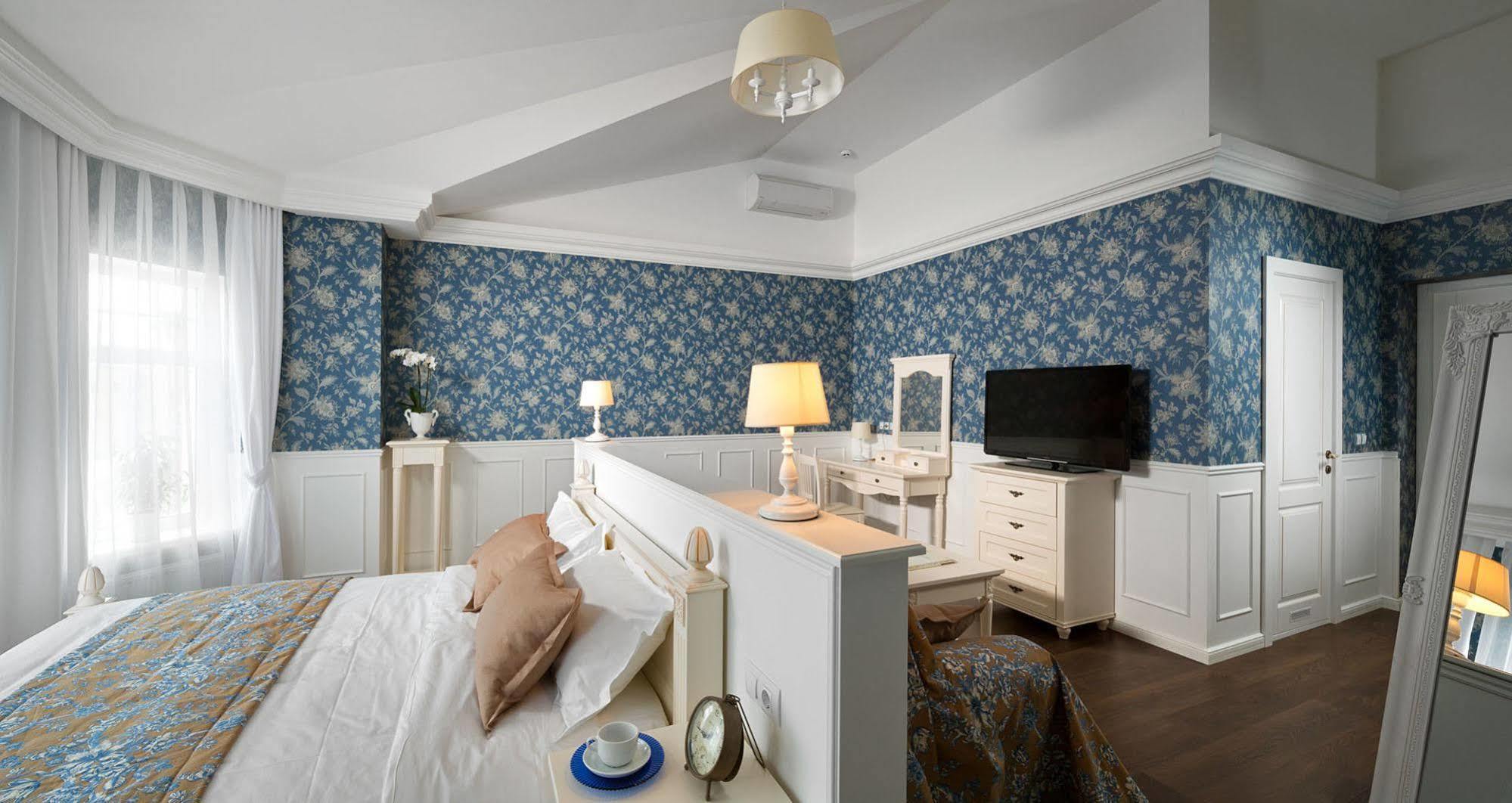 De Gaulle Boutique Hotel Harkiv Dış mekan fotoğraf