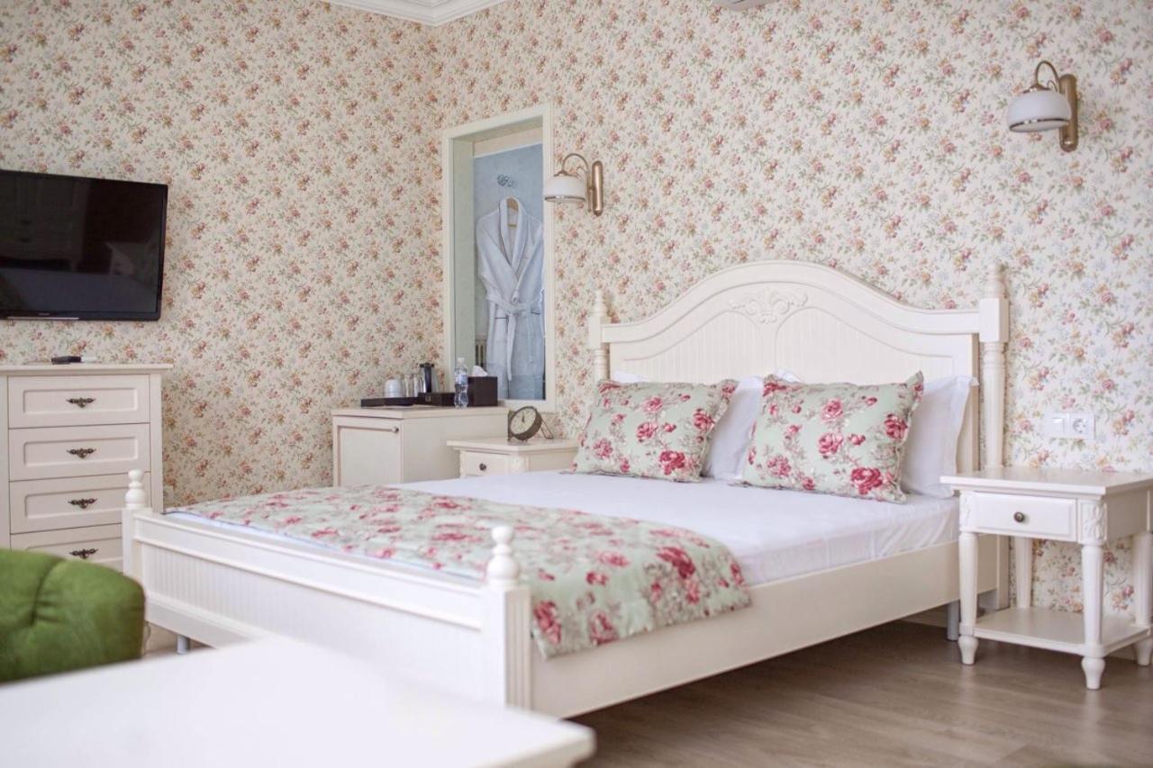 De Gaulle Boutique Hotel Harkiv Dış mekan fotoğraf